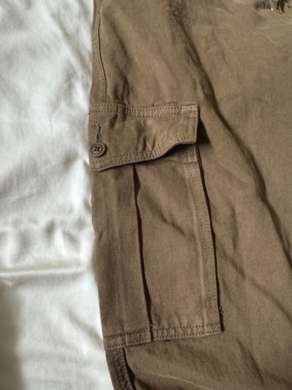 Brandy Melville Olive Cargo Pants - Picture 5 of 6